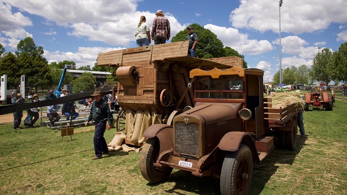 New England Antique Machinery Club Inc 704x396.jpg